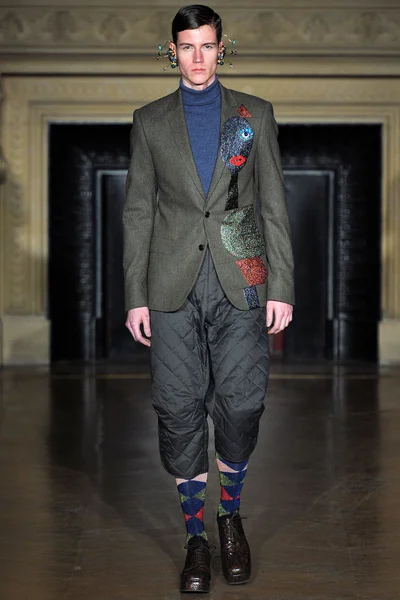 Look 1